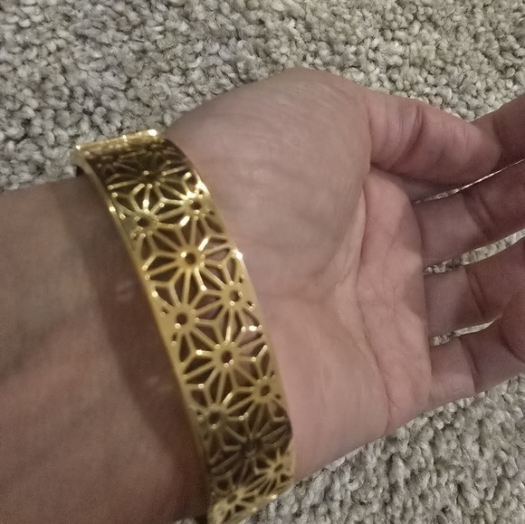 18kgp Dubai Jewelry - Elegant Gold and Blue Floral Bracelet - Picture 2 of 9